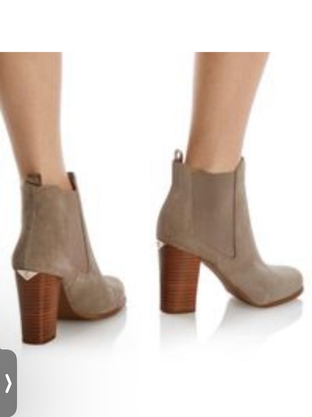 MICHAELβMichael Kors Suede Chelsea Ankle Boots in Tan Size 9.5